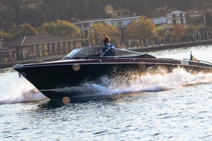 Exclusive Riva boat tour from Bardolino: luxury on Lake Garda 1